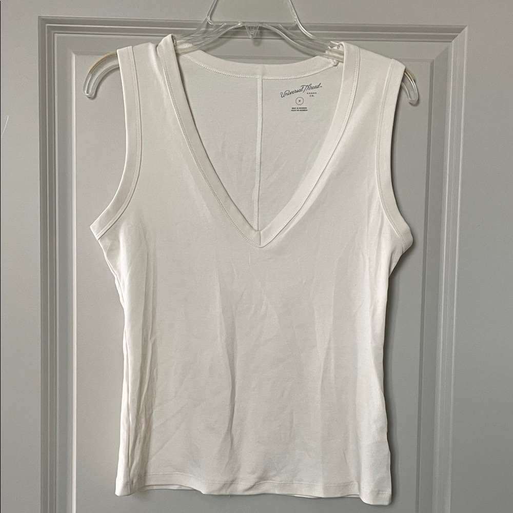 Universal Thread White V-Neck Tank